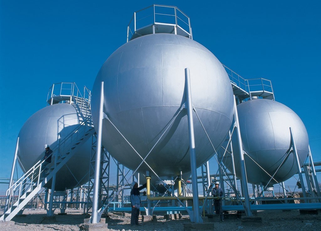 Pressure Vessel Market Segmentation by Material, Product, Applications